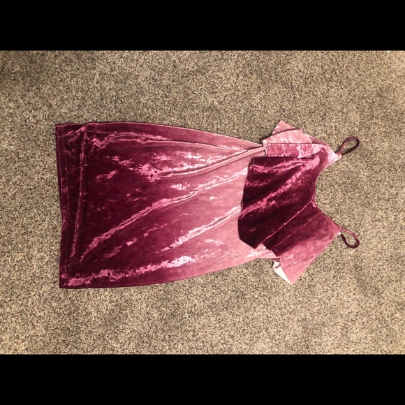 2 Velvet Outfits - Picture 3 of 7